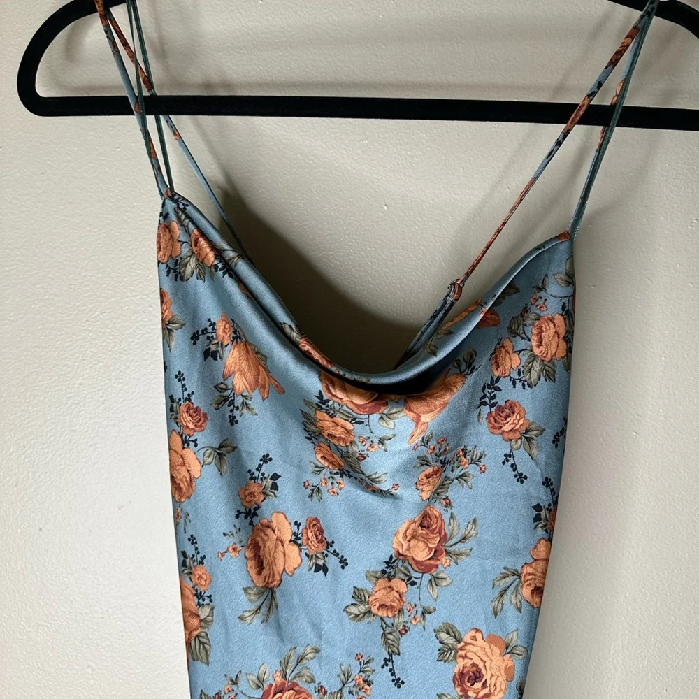 Floral cowl neck midi dress - Picture 3 of 6